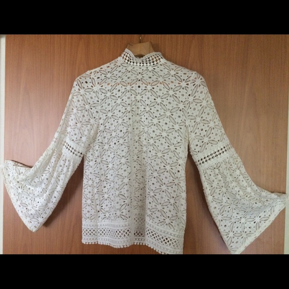 Beautiful withe blouse - Picture 3 of 4